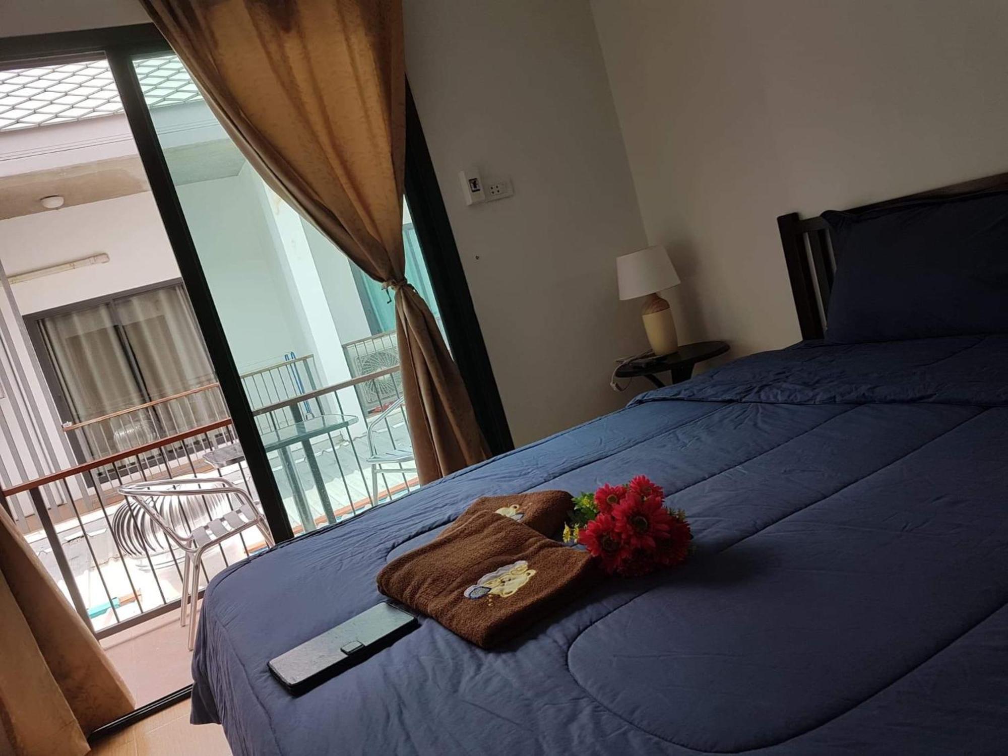 Amaretto Hostel Сурат-Тхані Екстер'єр фото
