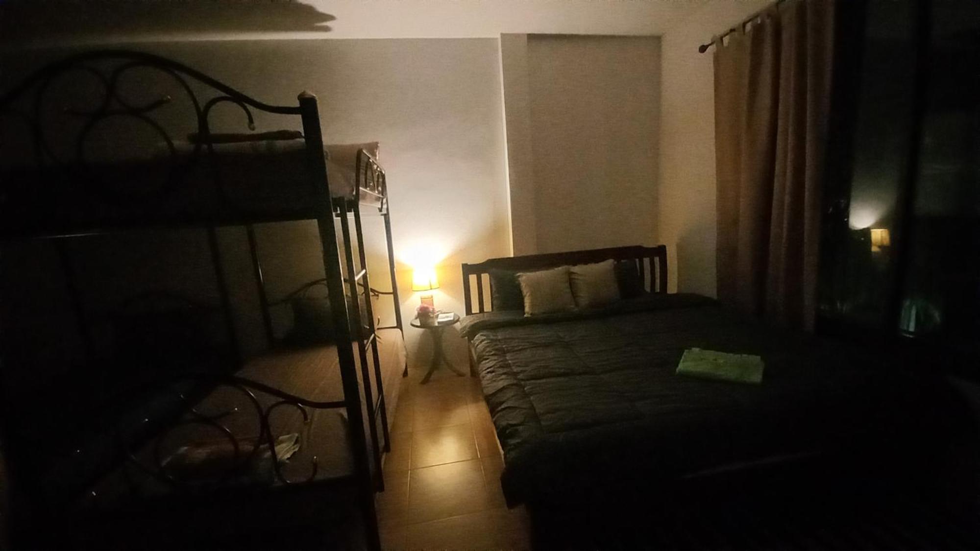 Amaretto Hostel Сурат-Тхані Екстер'єр фото