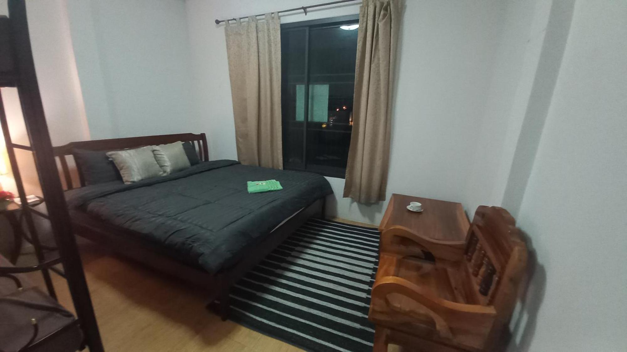 Amaretto Hostel Сурат-Тхані Екстер'єр фото