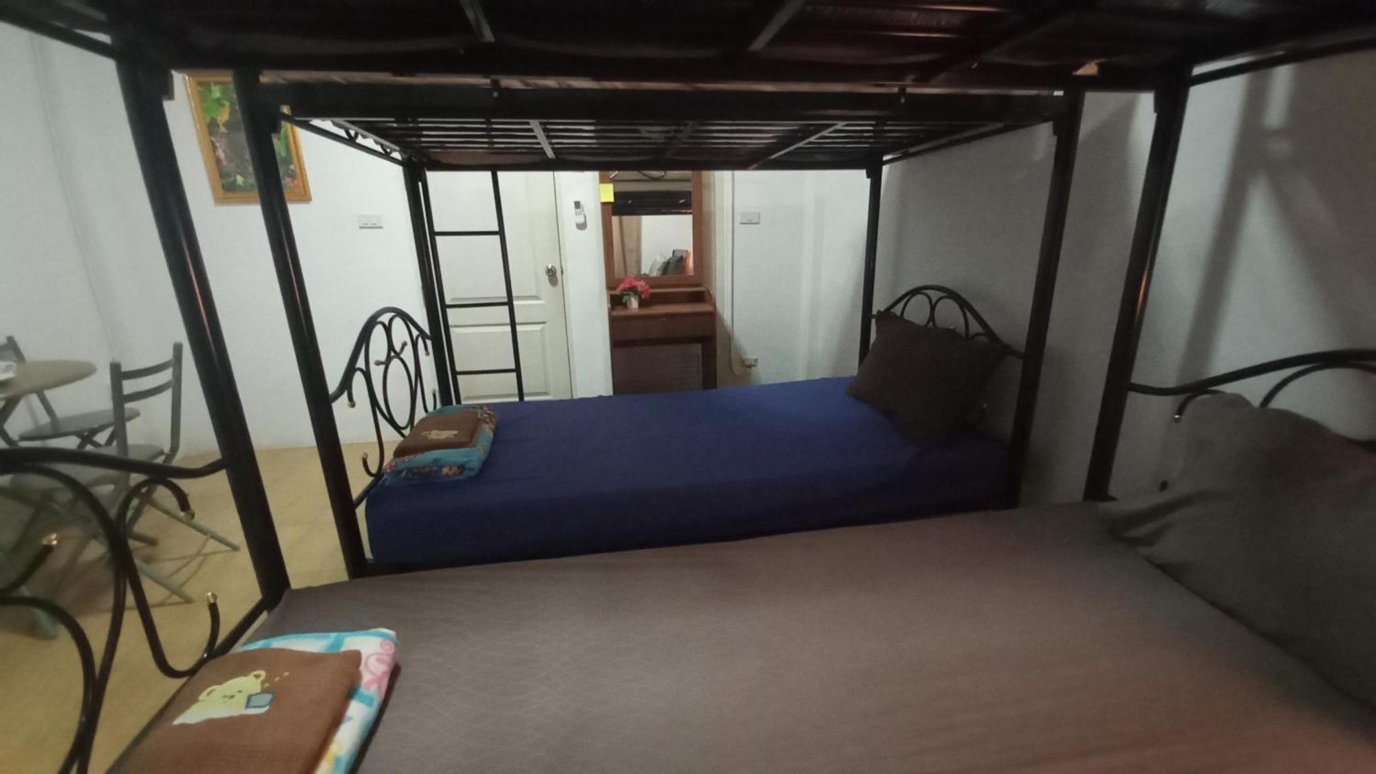 Amaretto Hostel Сурат-Тхані Екстер'єр фото