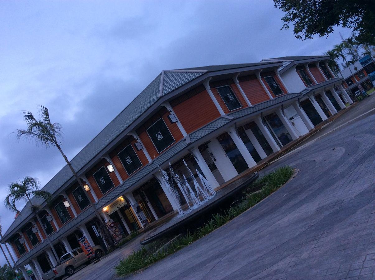 Amaretto Hostel Сурат-Тхані Екстер'єр фото